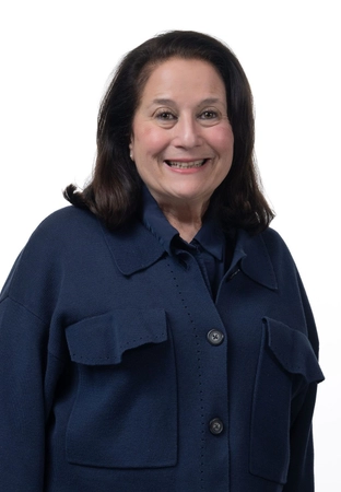 Elizabeth Klein photo