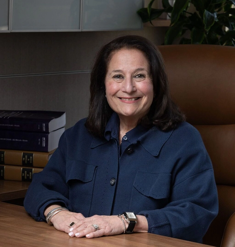 Elizabeth Klein photo