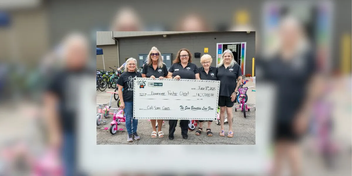 group holding large format check
