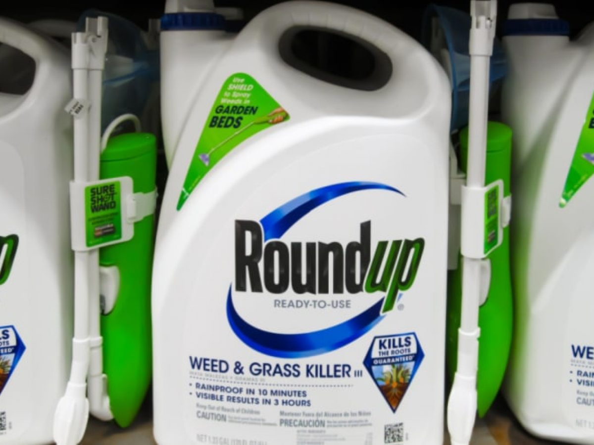 Roundup Maker to Pay $10 Billion to Settle Cancer Suits - The New York Times