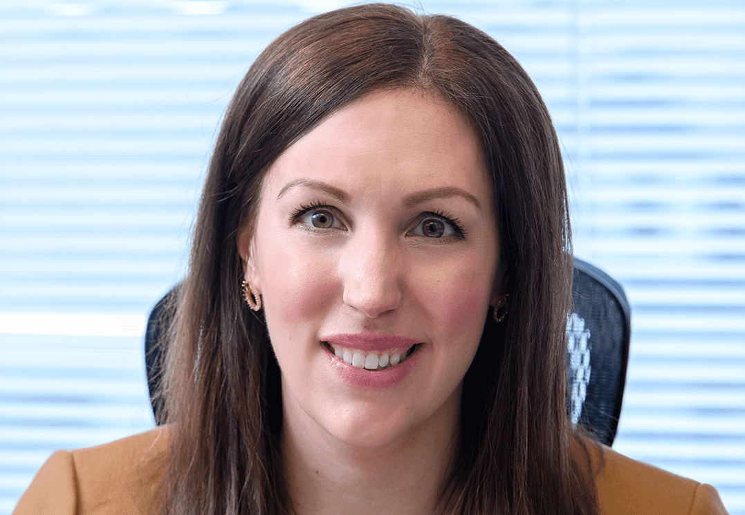 Laura Dierwa headshot